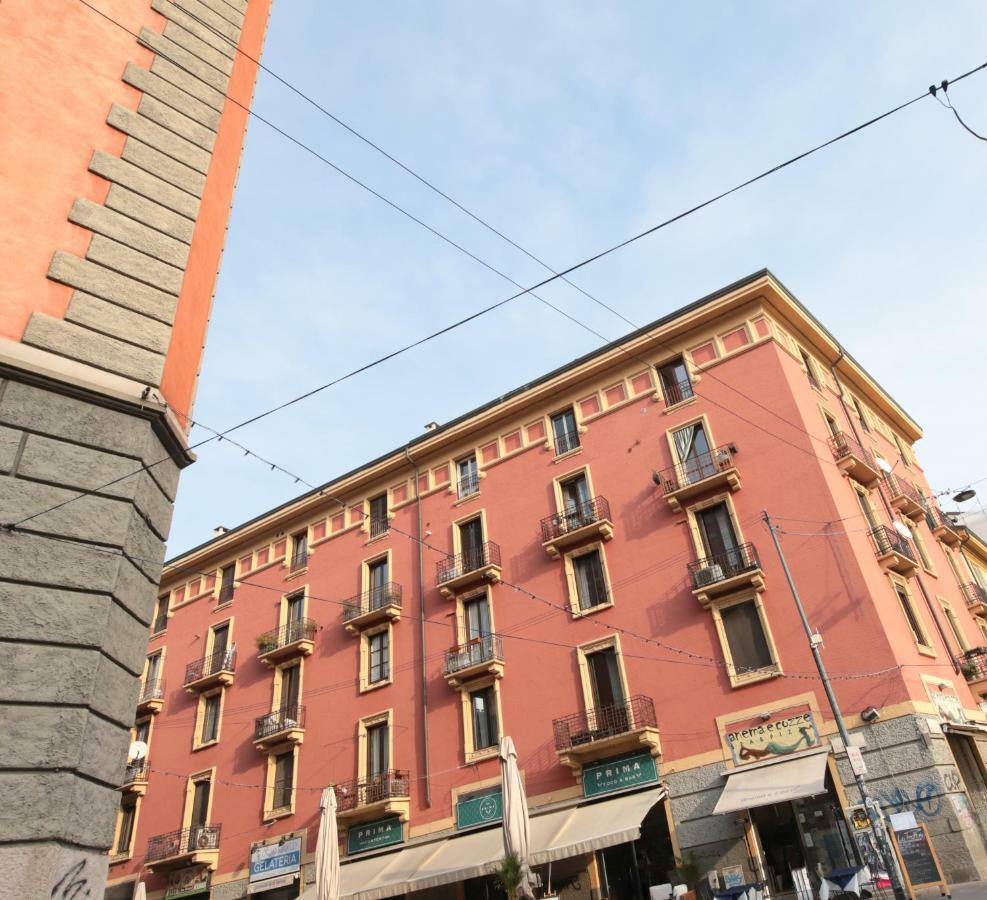 P&D Apartments Navigli Via Casale Milão Exterior foto